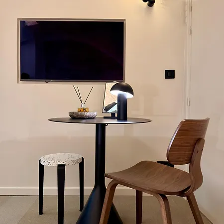 Luxury 2br Le Marais Ac Courtyard شقة
