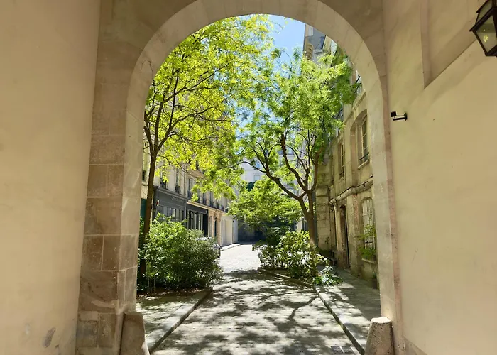 شقة Luxury 2br Le Marais Ac Courtyard