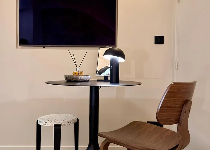 Luxury 2br Le Marais Ac Courtyard شقة