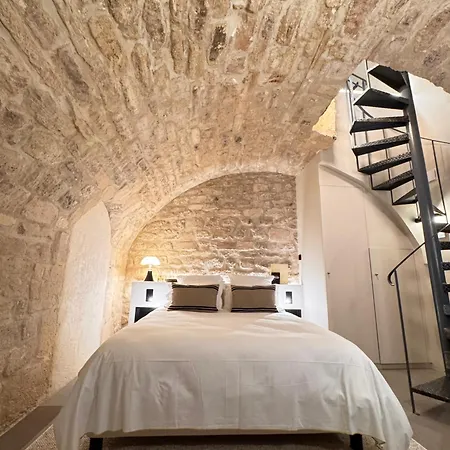 Luxury 2br Le Marais Ac Courtyard Apartment