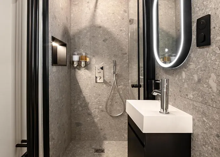Appartement Luxury 2br Le Marais Ac Courtyard Parijs